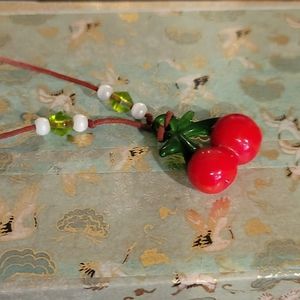 🌼50% OFF if you BUNDLE Venetian Glass 🍒 necklace